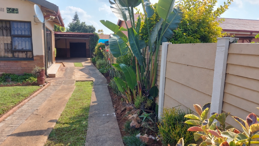 3 Bedroom Property for Sale in Oos Einde North West